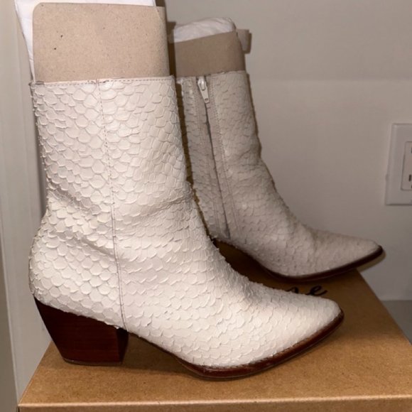 Matisse Caty Ankle Boot - Picture 3 of 14